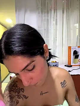 charlotte_stevenss_'s Webcam Show