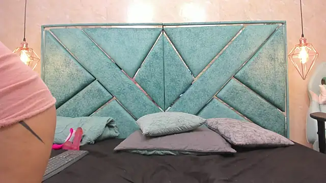 OBEDIENT_LULU Live Sex Cams
