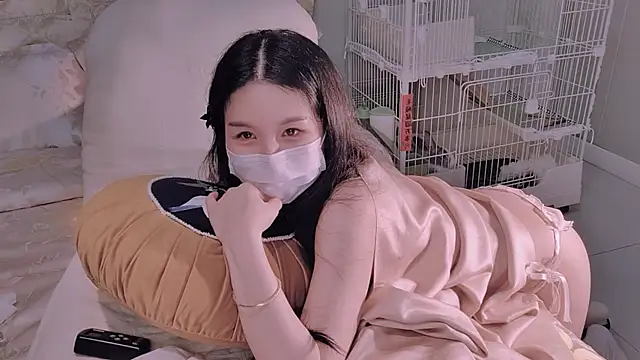 美女BingLin-在线直播