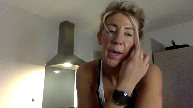 Bratty-Blonde55's Live Sex Cam Show