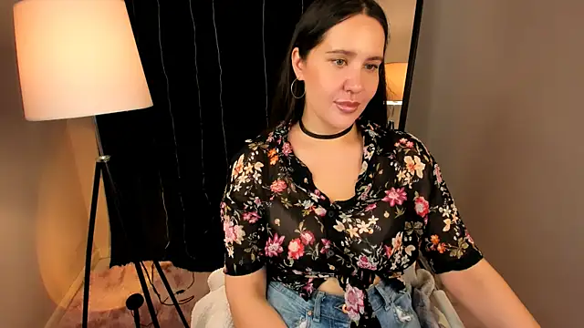 LucyMour's Live Sex Cam Show