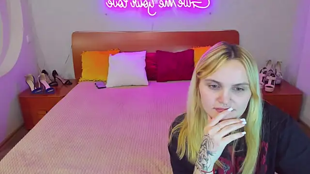 MagicEyess' Live Sex Cam Show