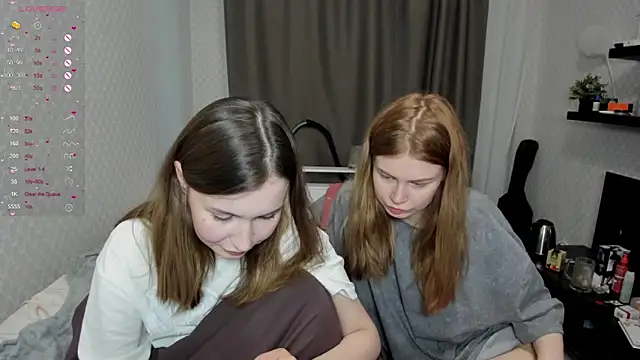 eumomino's Live Sex Cam Show