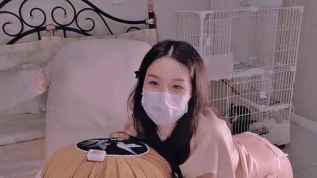 美女BingLin-在线直播