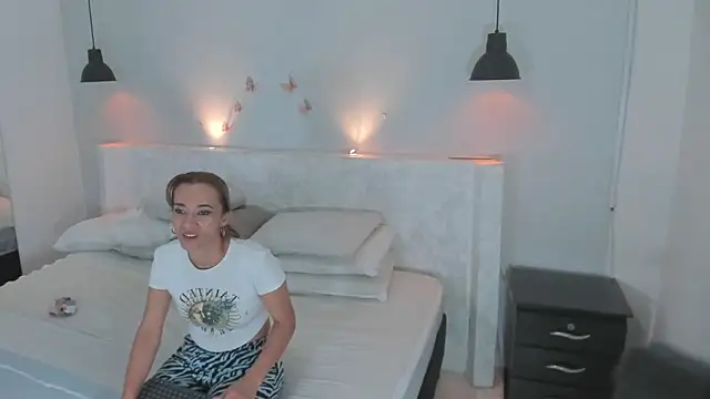 penelope_handaos' Live Sex Cam Show