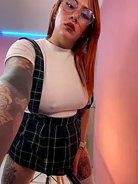 Luna_Paris_'s Live Sex Cam Show