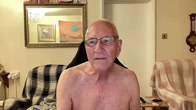 cutaboverest's Live Sex Cam Show