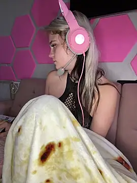 Cutiepiespanks' Live Sex Cam Show
