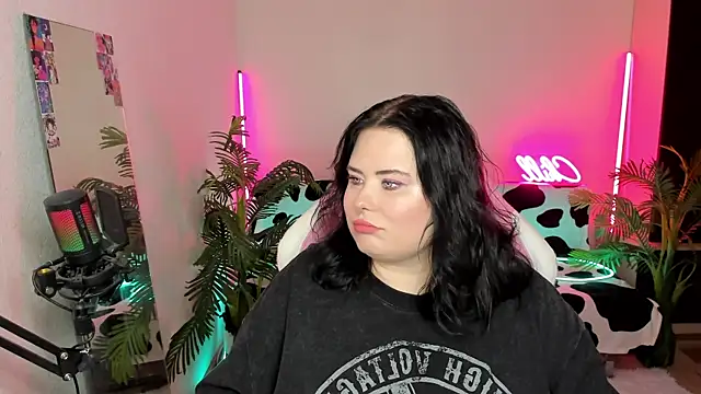 Akemi_BBW's Webcam Show