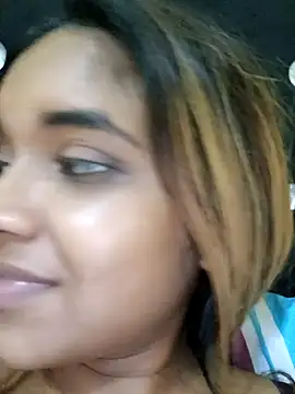 Indianqueen03's Live Sex Cam Show