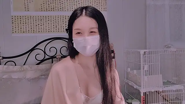 美女BingLin-在线直播
