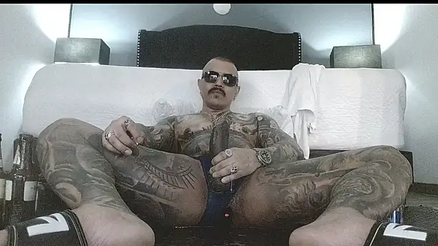 danilog515's Live Sex Cam Show