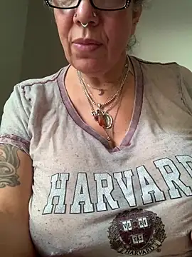 dieseldame1313's Live Sex Cam Show