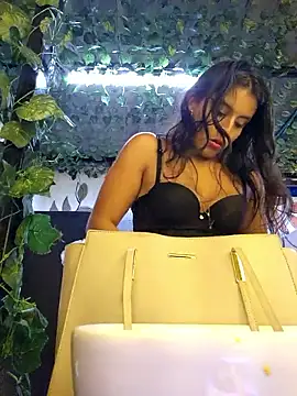 AliishaPss online webcam