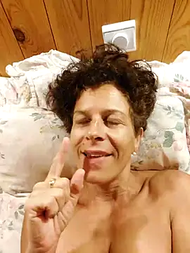 LightedWoman online webcam