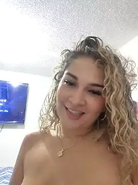 Sara_smiiith211's Webcam Show