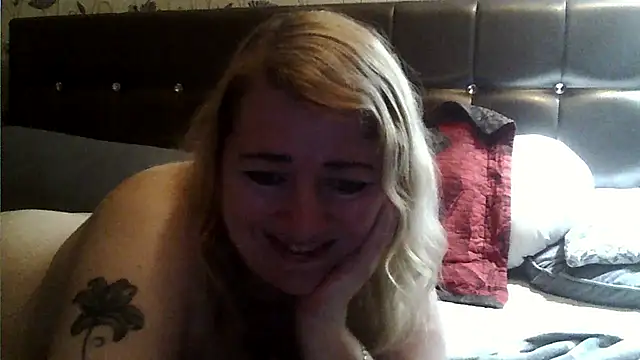 SmileCamille's Webcam Show