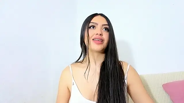 Melanie-Roberts Live Sex Cams