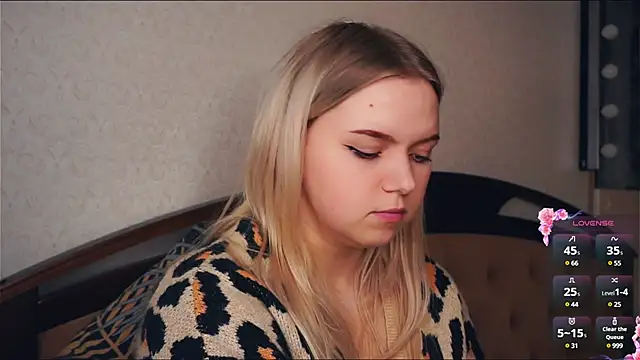 ZaraCreedon's Webcam Show