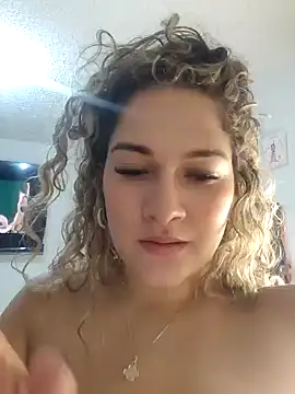 Sara_smiiith211's Webcam Show