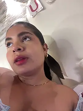 Yassy_vazquez's Webcam Show