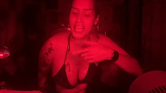 latinacubana's Live Sex Cam Show