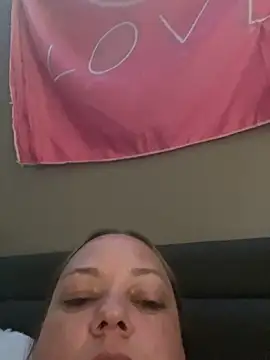 itsyababe's Live Sex Cam Show