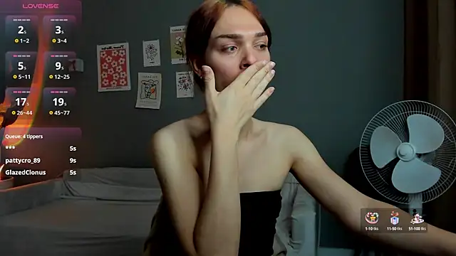 emiliarouds' Webcam Show