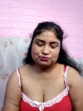 Webcam Model (hornyriyanka)  is live.Free join now!