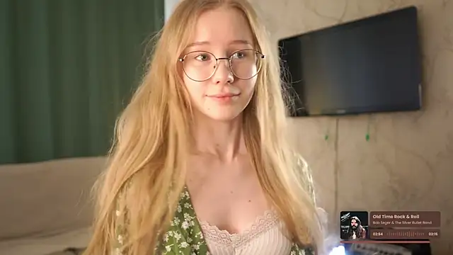 Hello_Kitty_Jane from StripChat is Freechat