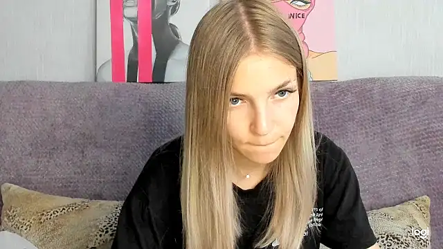 HitGyrl webcam
