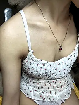 Mina048 webcam