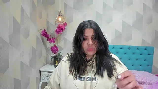 LindaBreeS webcam