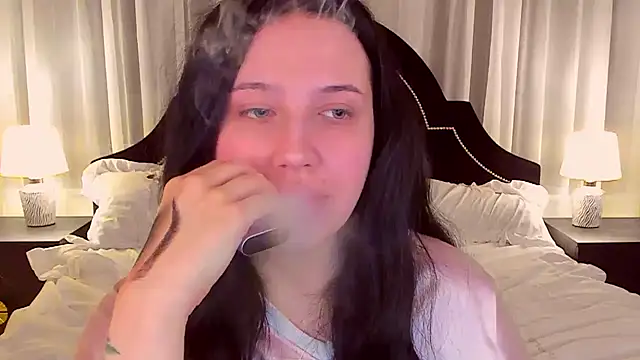 UR_MADDY webcam