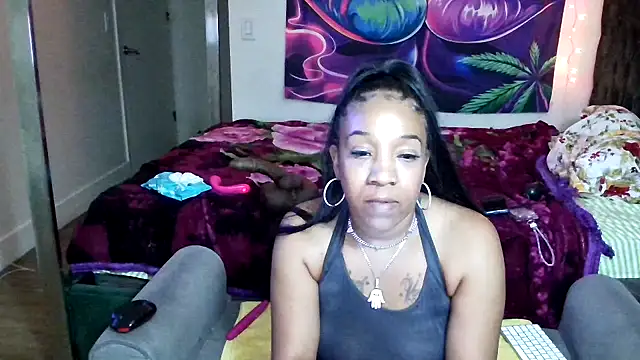 YasmineMinaj webcam