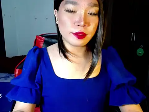  Urassiansweetcummer chat room