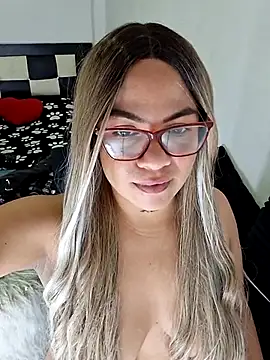 hornny_cougar webcam