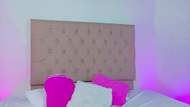 emma__hills webcam