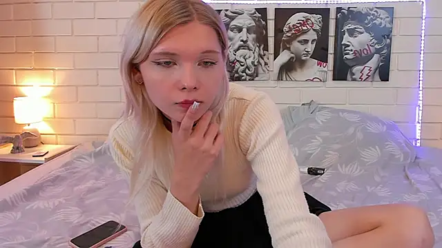 Blondy_Fina webcam