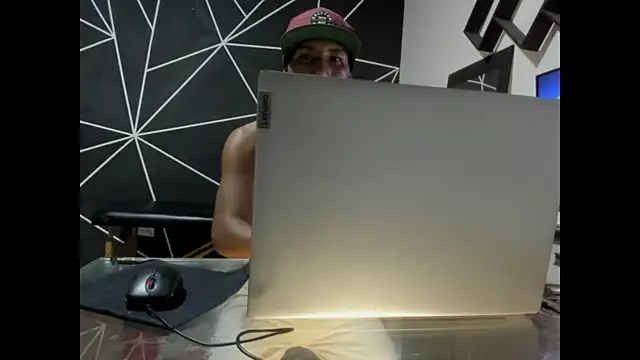 Martin_Smith777 webcam
