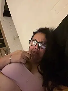 MirandaLatinaLovely webcam