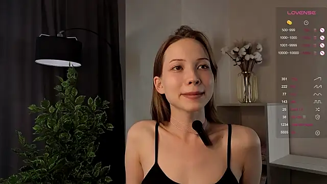 AraHailey webcam