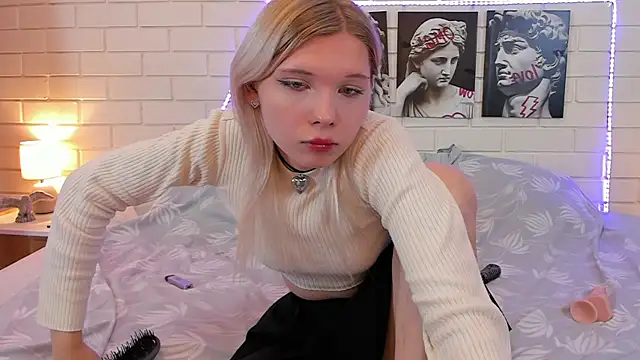 Blondy_Fina Live Webcam on Stripchat
