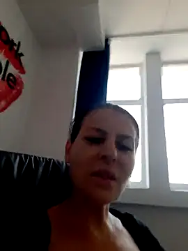 TessaKlarn webcam