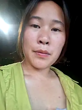 MayLo002 webcam