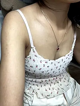 Mina048 webcam