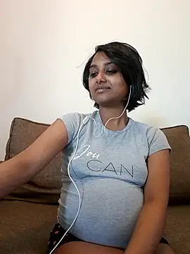 Webcam Model (littlemissdevil69)  is live.Free join now!
