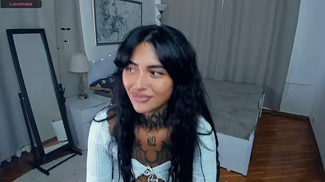 CharimgSabrina webcam