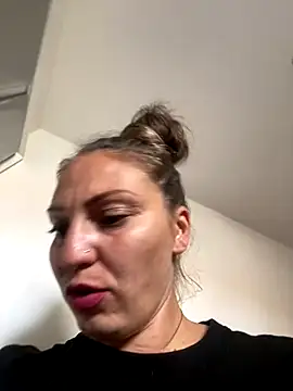 Crystal_Vibe webcam