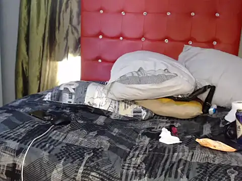 Foxybrownxx1 webcam